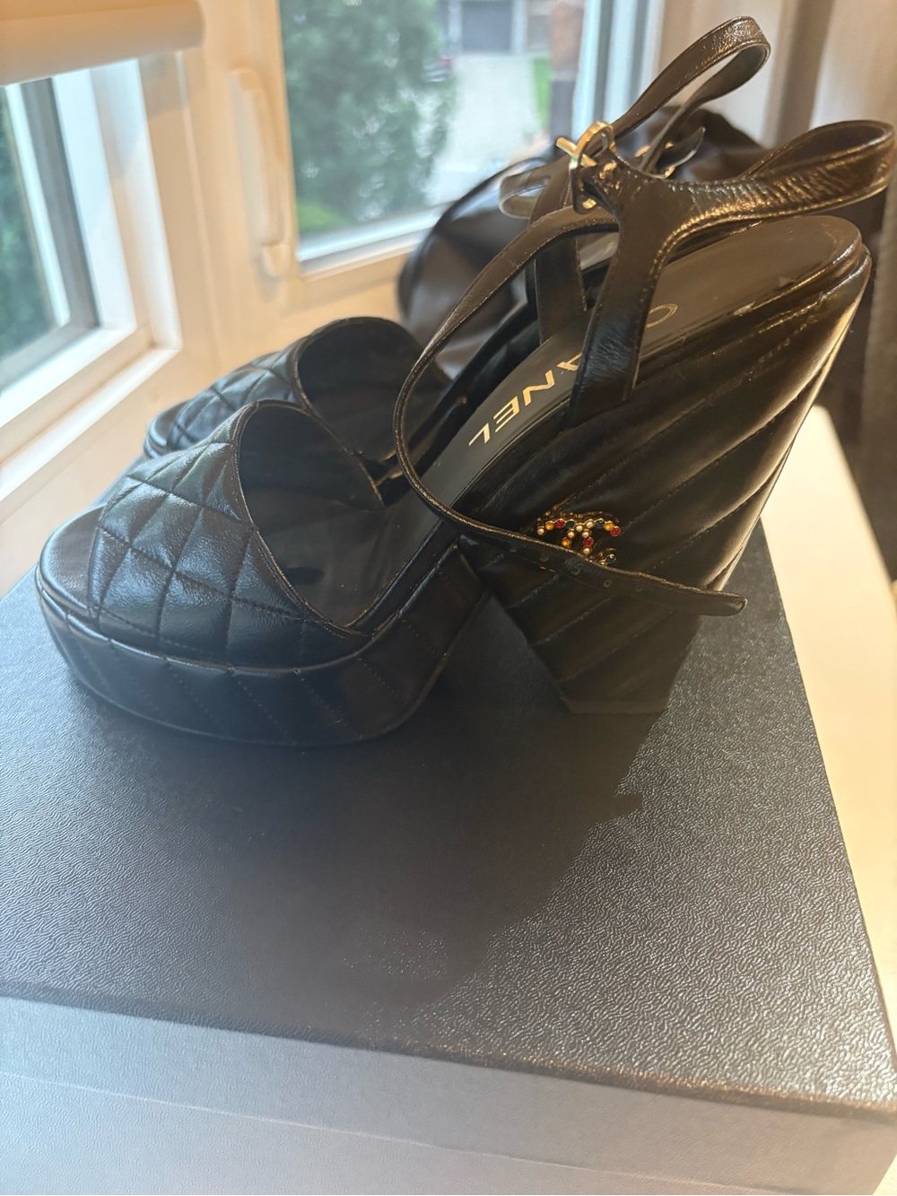 CHANEL Black Quilted Leather Platform Sandals -size 7 - Picture 15 of 17